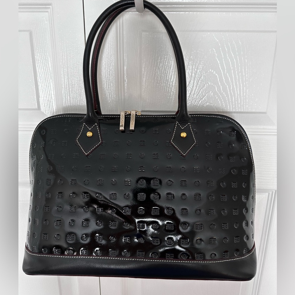 2 PIECES--Arcadia Patent Leather, Thalia Cosmetic bag - Picture 4 of 15